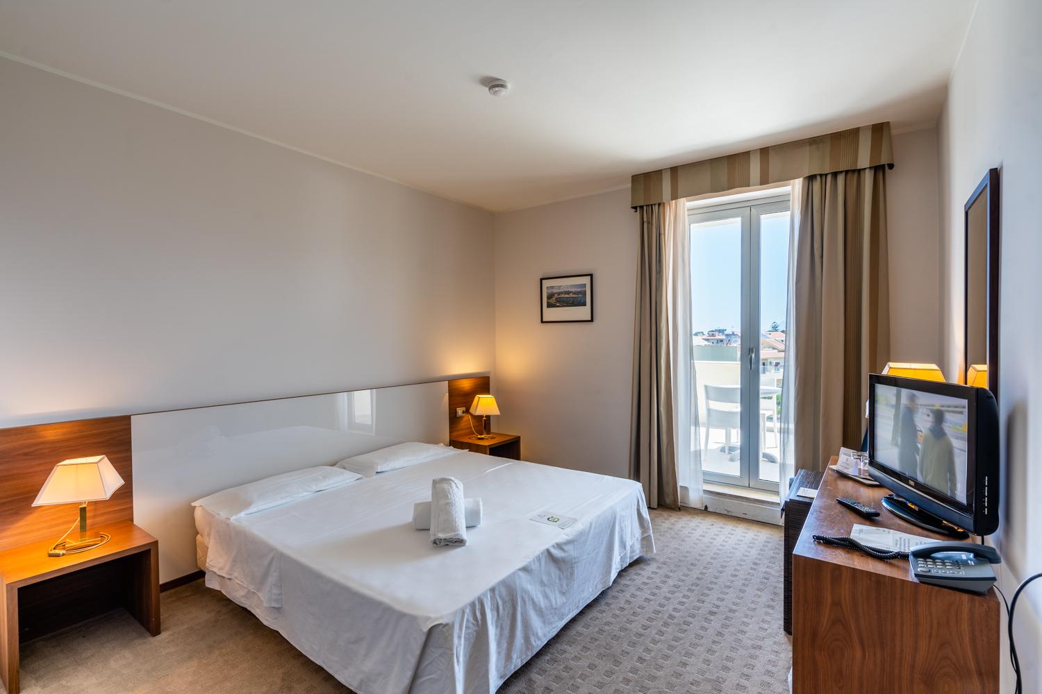 Capo Peloro Hotel (Adults Only) Торре-Фаро Екстер'єр фото