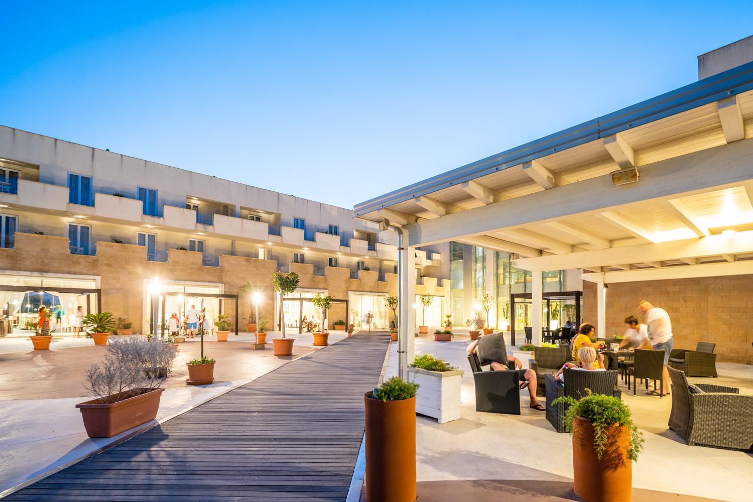 Capo Peloro Hotel (Adults Only) Торре-Фаро Екстер'єр фото