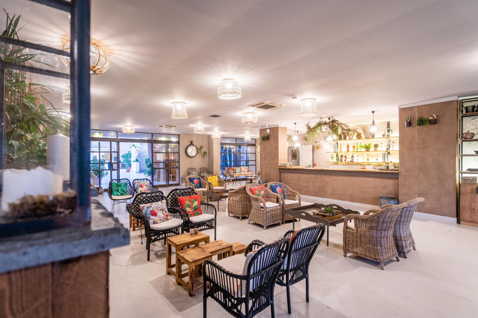 Capo Peloro Hotel (Adults Only) Торре-Фаро Екстер'єр фото