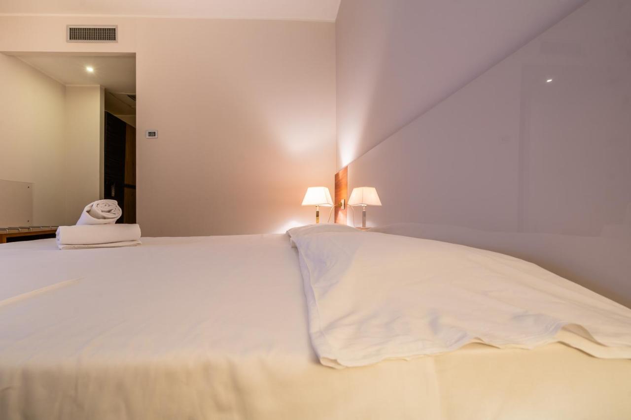 Capo Peloro Hotel (Adults Only) Торре-Фаро Екстер'єр фото