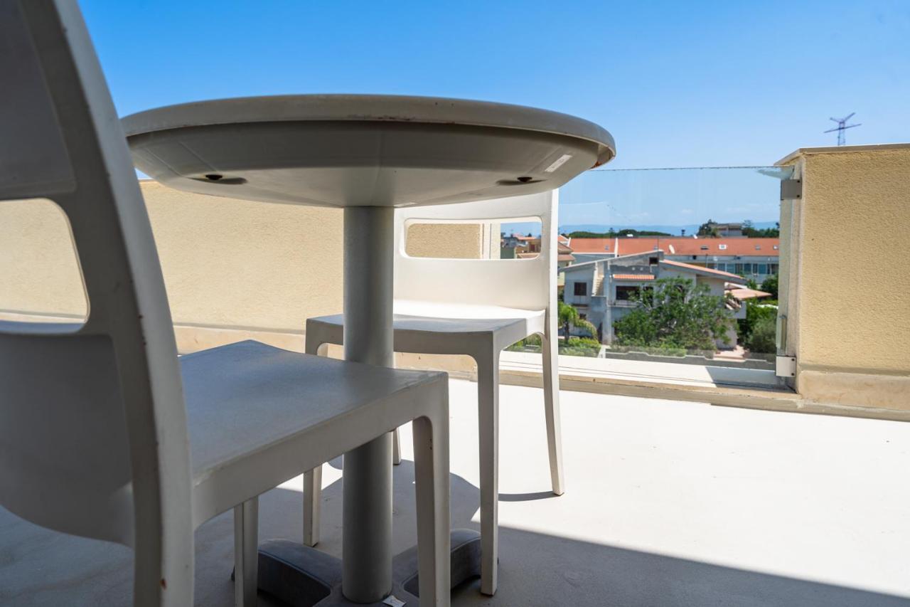 Capo Peloro Hotel (Adults Only) Торре-Фаро Екстер'єр фото